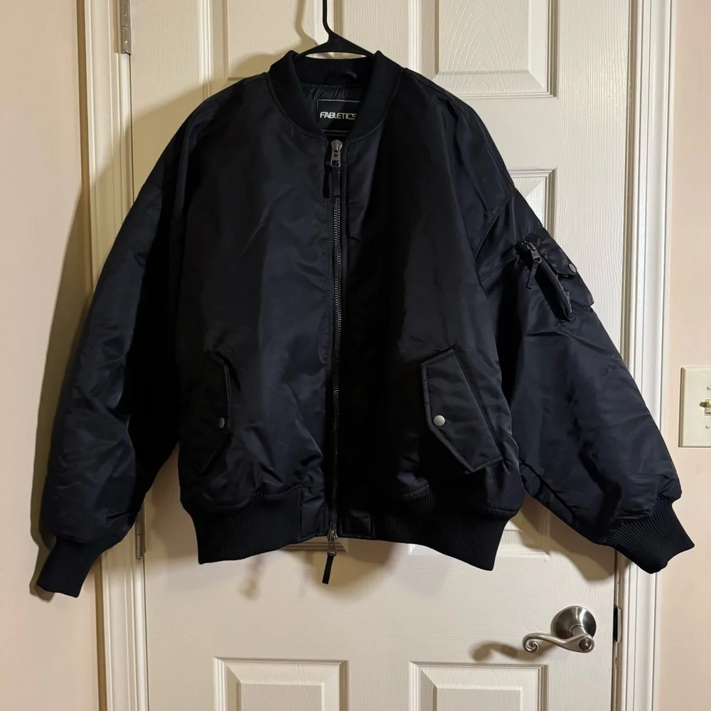 Fabletics Women's Iconic Oversized Bomber Jacket Black XL/XXL - Picture 5 of 13